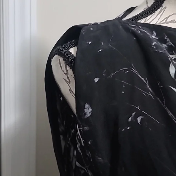 All Saints Lucie Silk Floral Top Shirt Size 2 - Picture 4 of 11